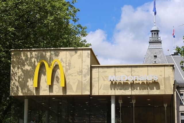 McDonald’s am Coolsingel, Rotterdam, Niederlande